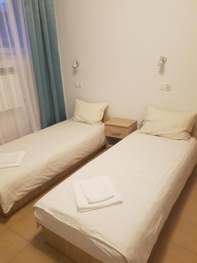 Hostel Mleczna - Metro Zacisze Varšava Exteriér fotografie