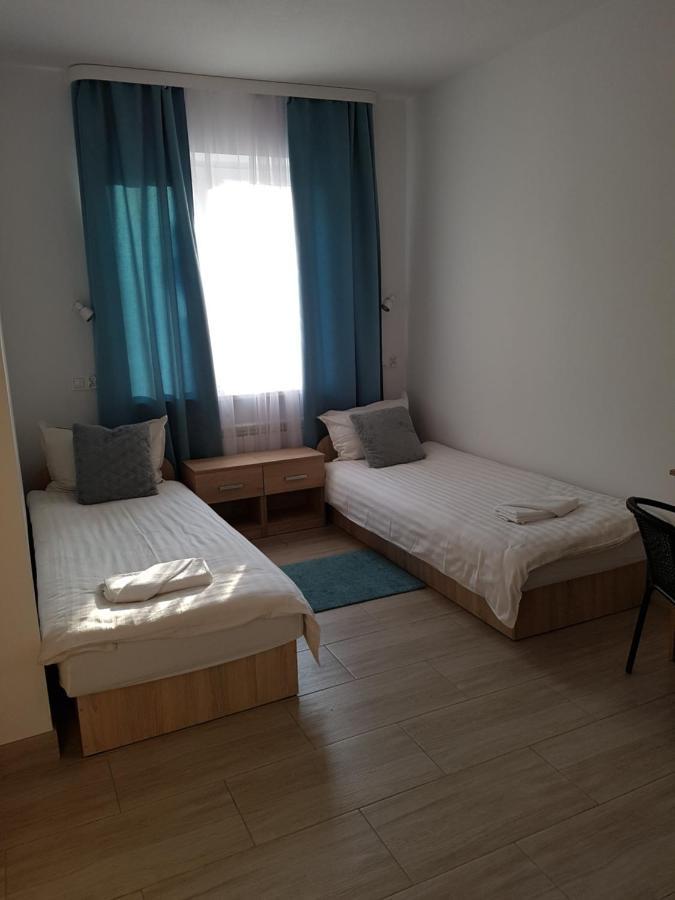Hostel Mleczna - Metro Zacisze Varšava Exteriér fotografie