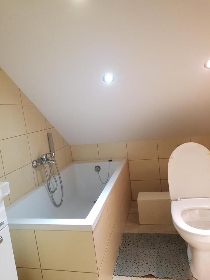 Hostel Mleczna - Metro Zacisze Varšava Exteriér fotografie