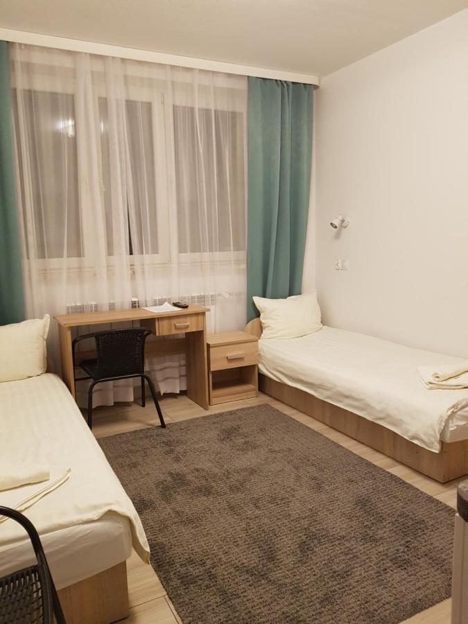 Hostel Mleczna - Metro Zacisze Varšava Exteriér fotografie