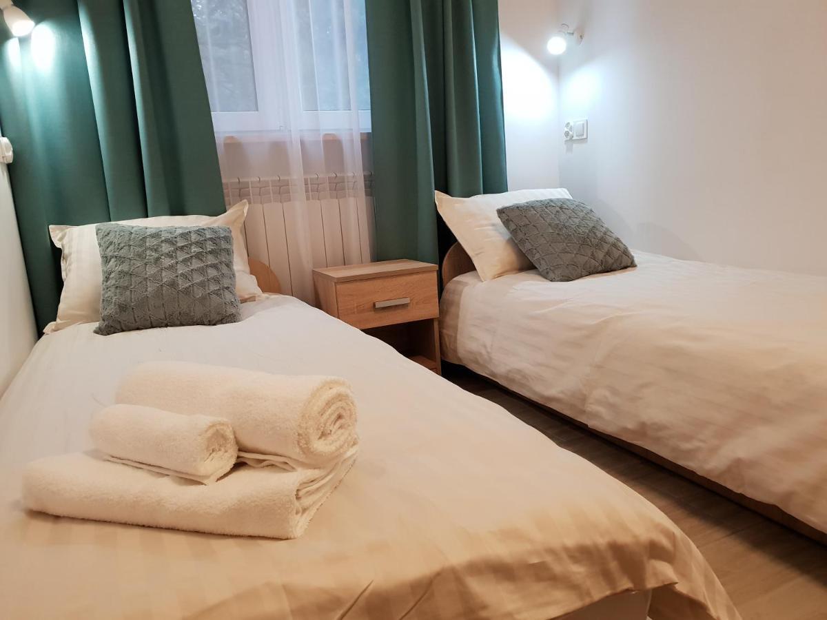 Hostel Mleczna - Metro Zacisze Varšava Exteriér fotografie