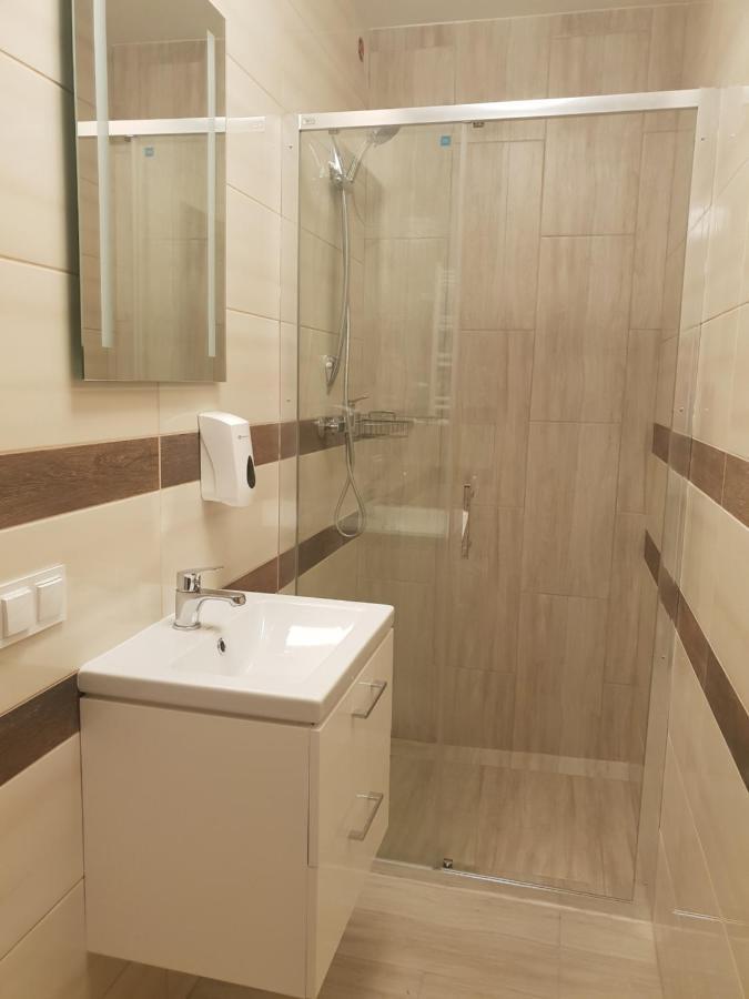 Hostel Mleczna - Metro Zacisze Varšava Exteriér fotografie