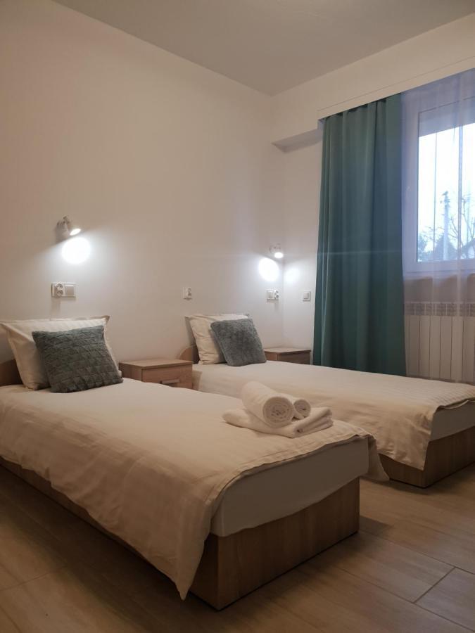 Hostel Mleczna - Metro Zacisze Varšava Exteriér fotografie